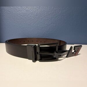 Guess Black and Brown Reversible Leather Belt Size XL 42-44 NWOT